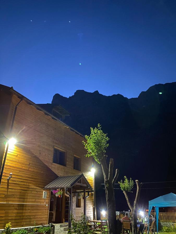Guesthouse Mehmeti Valbone Ngoại thất bức ảnh
