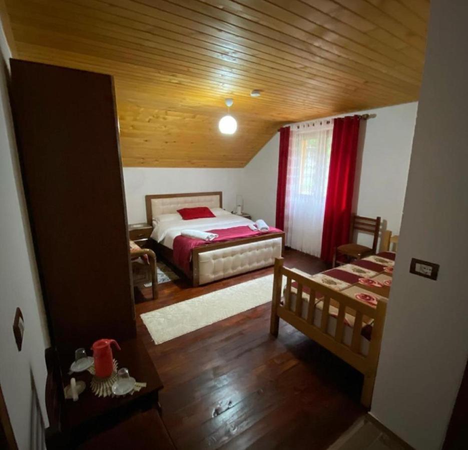 Guesthouse Mehmeti Valbone Ngoại thất bức ảnh