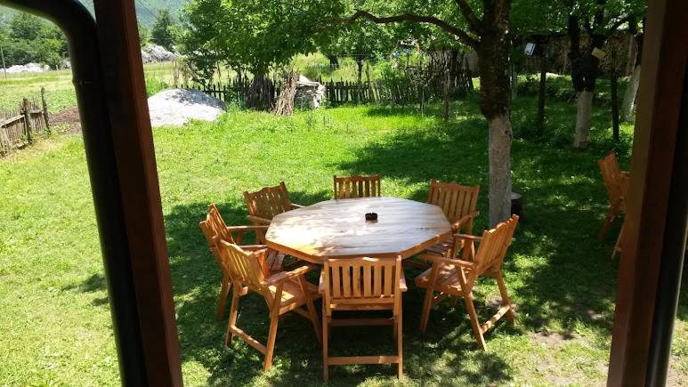 Guesthouse Mehmeti Valbone Ngoại thất bức ảnh