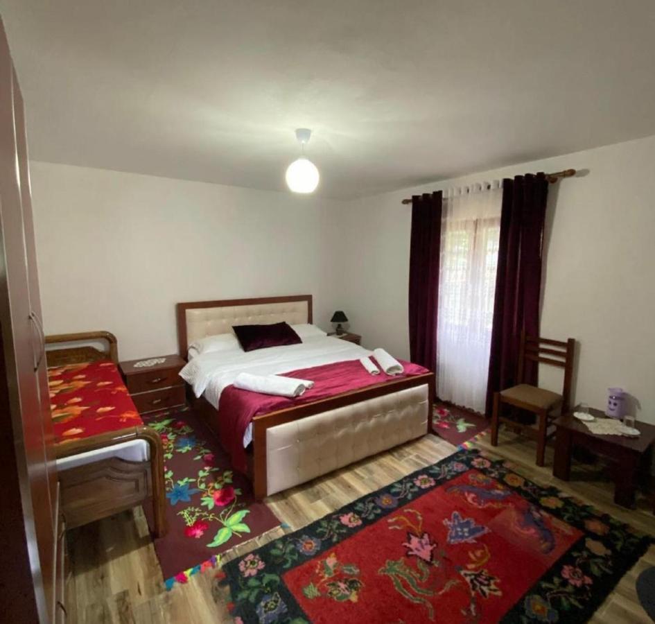 Guesthouse Mehmeti Valbone Ngoại thất bức ảnh