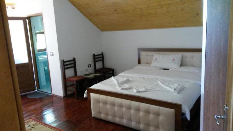 Guesthouse Mehmeti Valbone Ngoại thất bức ảnh